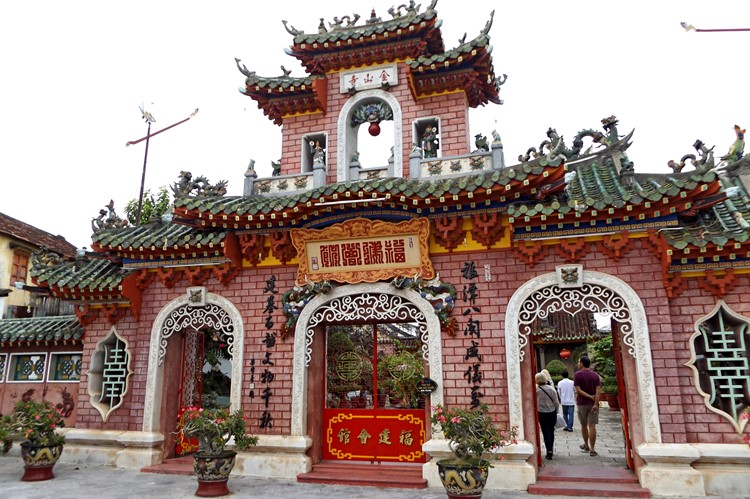 Een van de vele tempels in de stad Hoi An